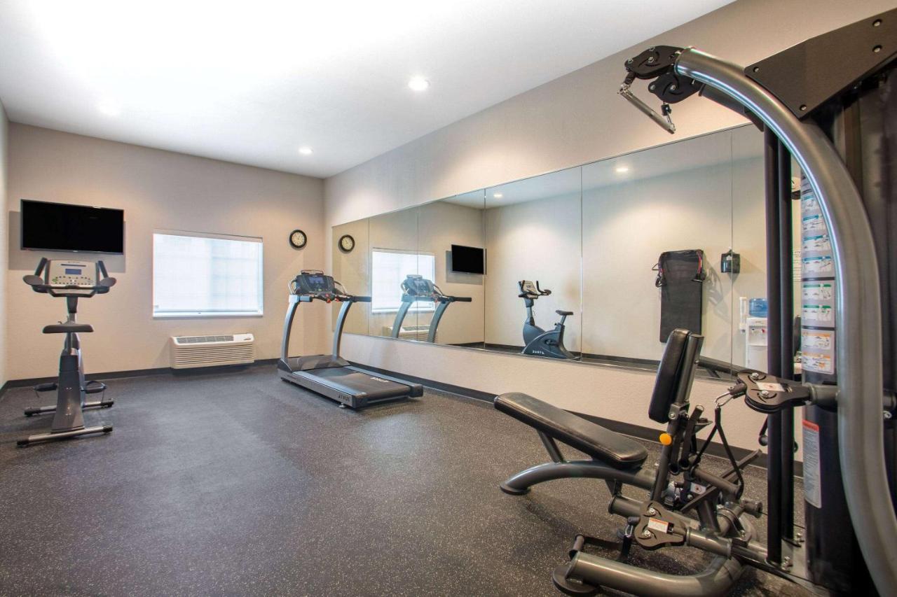 Microtel Inn & Suites By Wyndham Liberty Ne Kansas City Area المظهر الخارجي الصورة